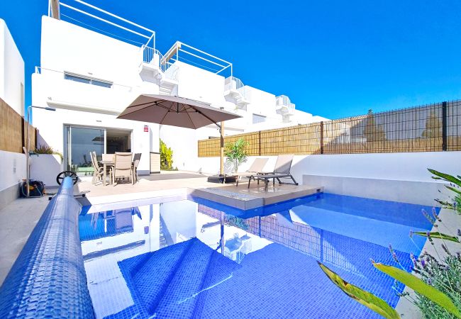 Villa in Los Alcazares - Villa met privézwembad, dakterras en BBQ