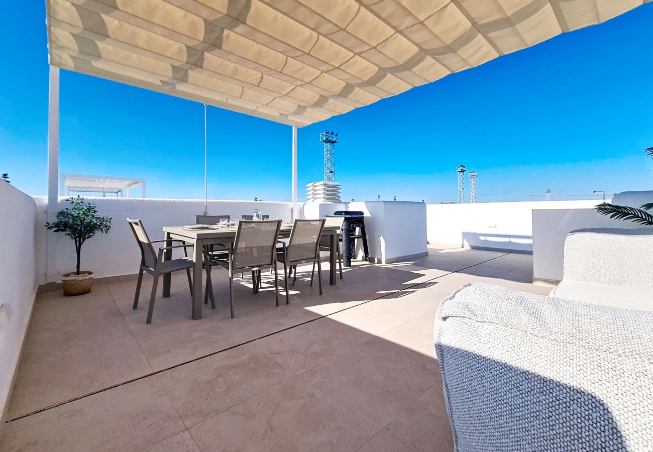 Villa in Los Alcazares - Villa met privézwembad, dakterras en BBQ
