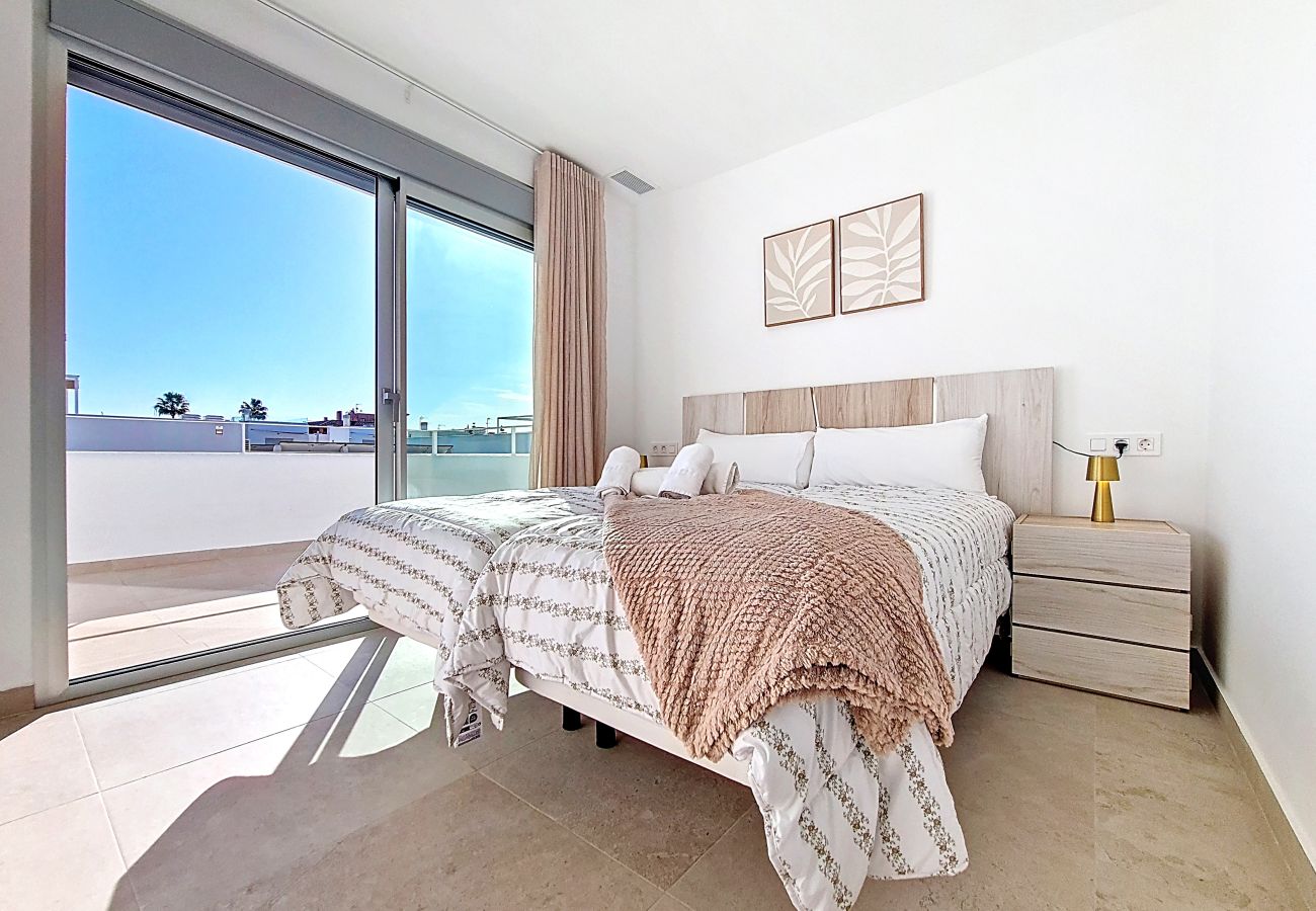 Villa in Los Alcazares - Villa met privézwembad, dakterras en BBQ