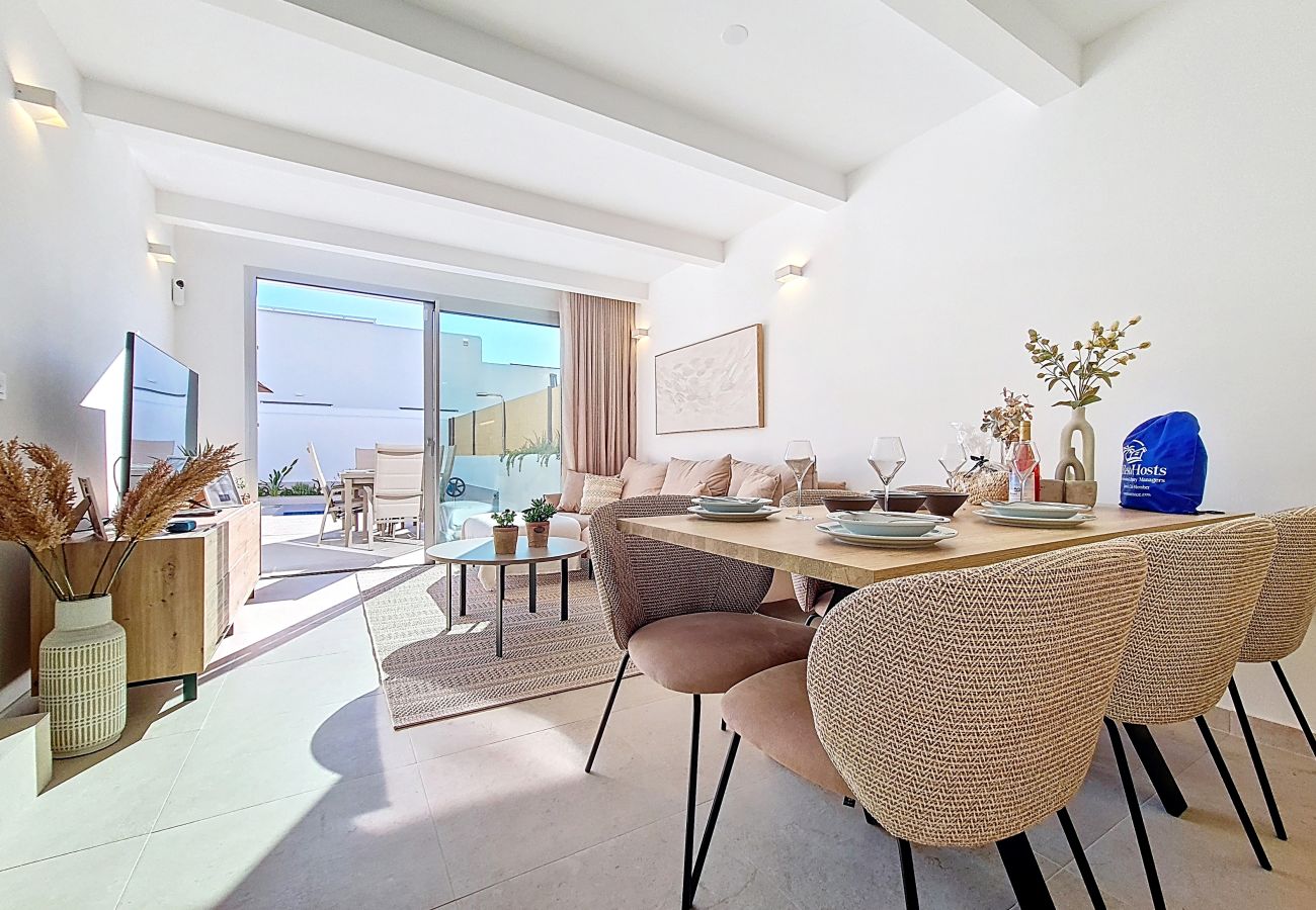 Villa in Los Alcazares - Villa met privézwembad, dakterras en BBQ