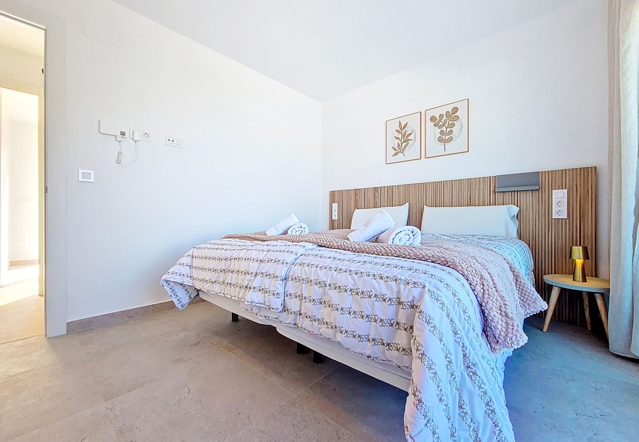 Villa in Los Alcazares - Villa met privézwembad, dakterras en BBQ