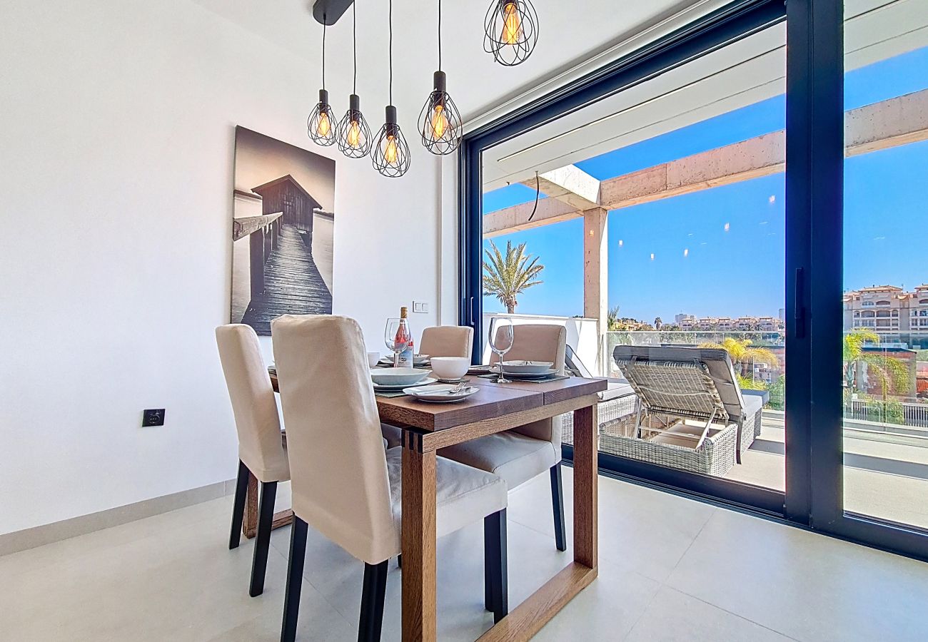 Appartement in Mar de Cristal - Licht appartement met ruim balkon aan het zwembad