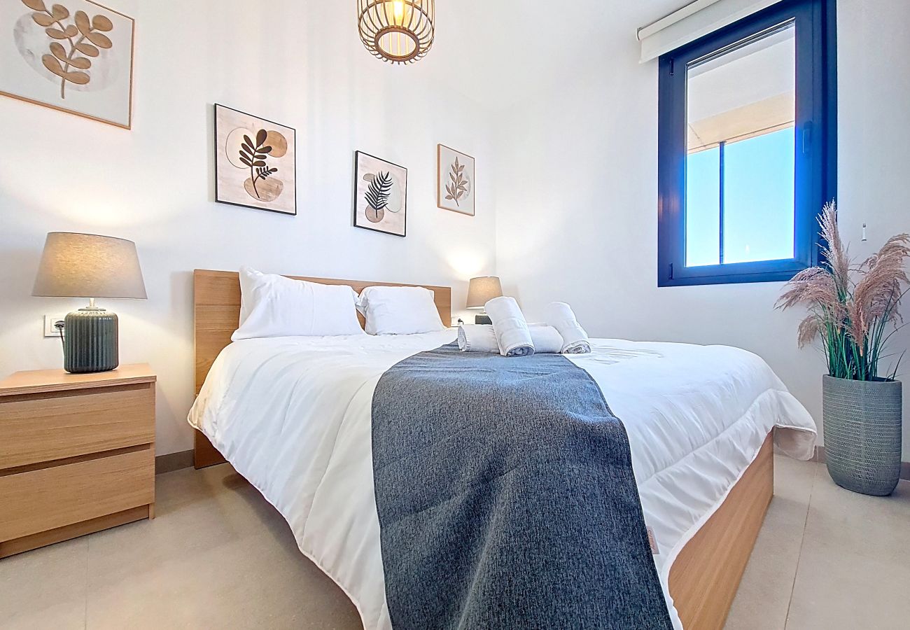 Appartement in Mar de Cristal - Licht appartement met ruim balkon aan het zwembad