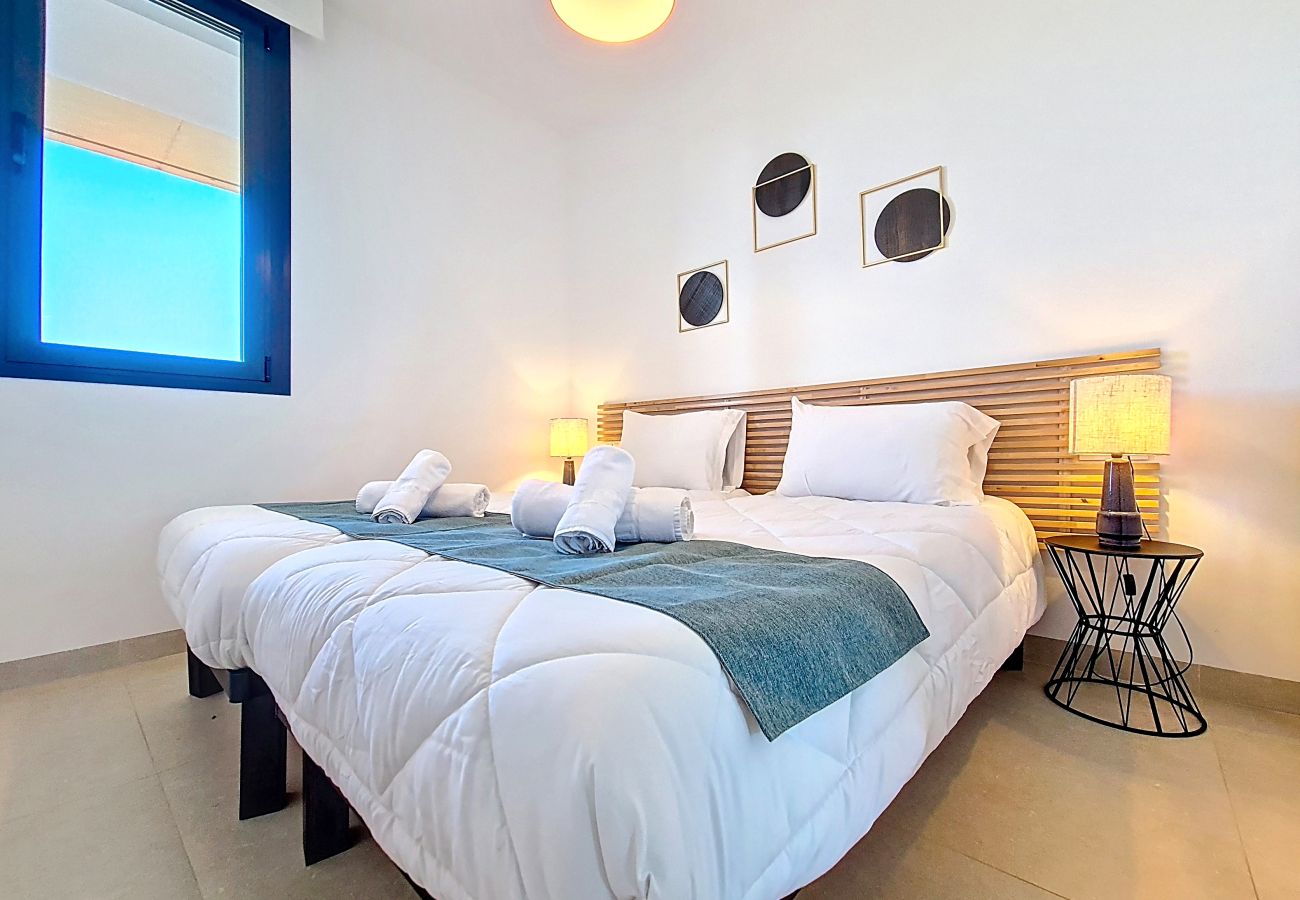 Appartement in Mar de Cristal - Licht appartement met ruim balkon aan het zwembad