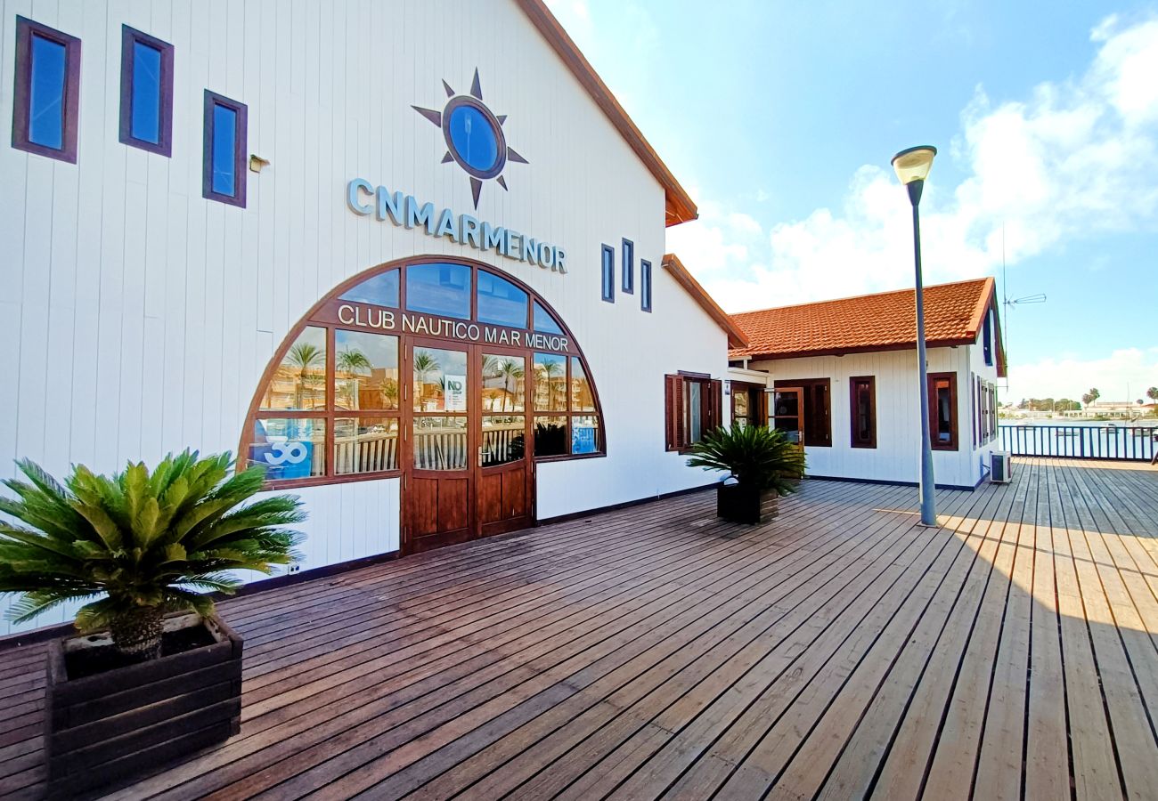 Appartement in Los Alcazares - Luxe appartement bij het zwembad • Terras & parkeren