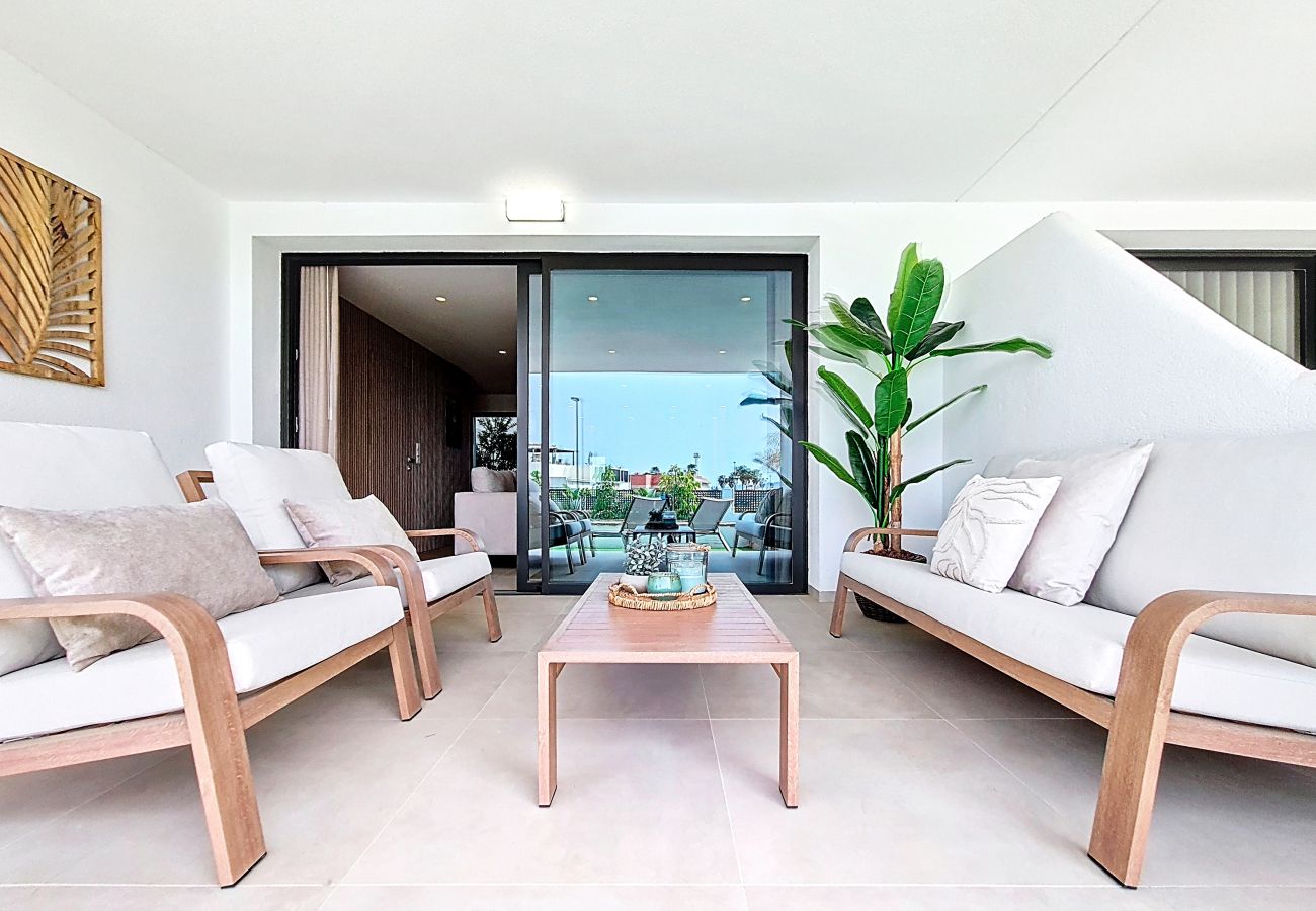 Appartement in Los Alcazares - Luxe appartement bij het zwembad • Terras & parkeren