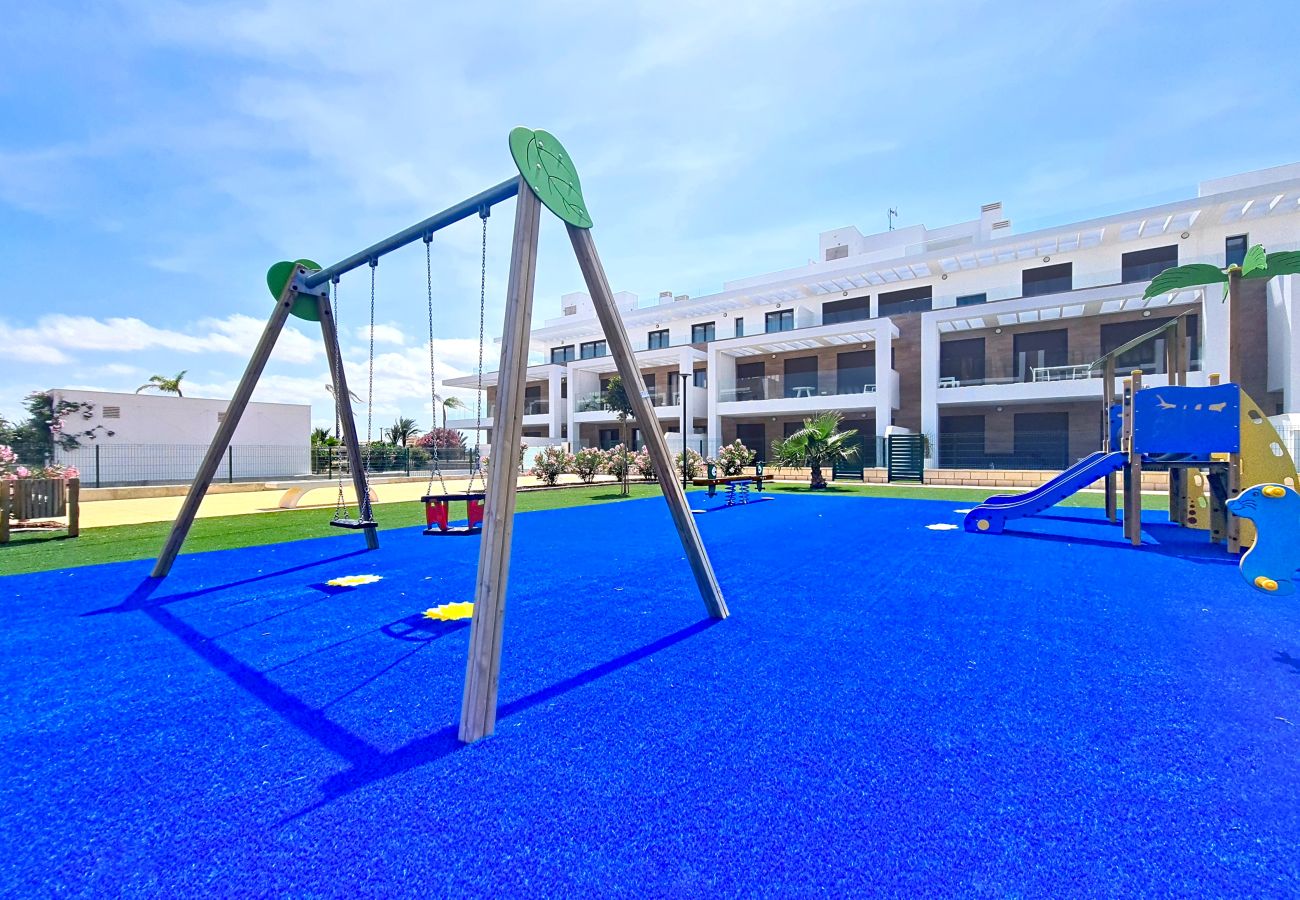 Appartement in Los Alcazares - Appartement op de begane grond met uitzicht op het zwembad