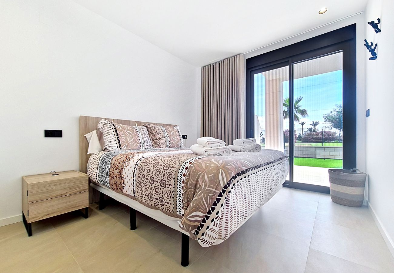 Appartement in Los Alcazares - Appartement op de begane grond met uitzicht op het zwembad