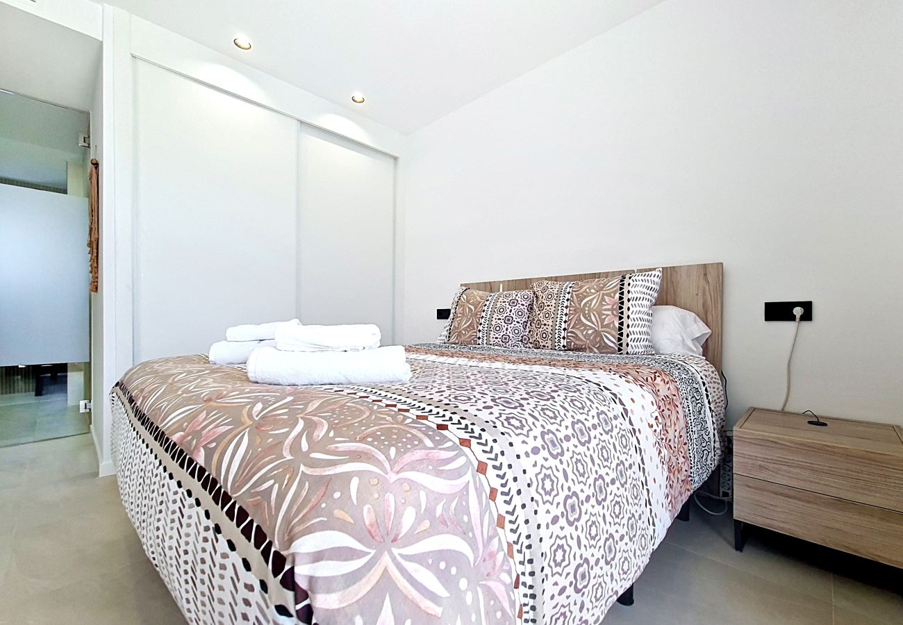 Appartement in Los Alcazares - Appartement op de begane grond met uitzicht op het zwembad