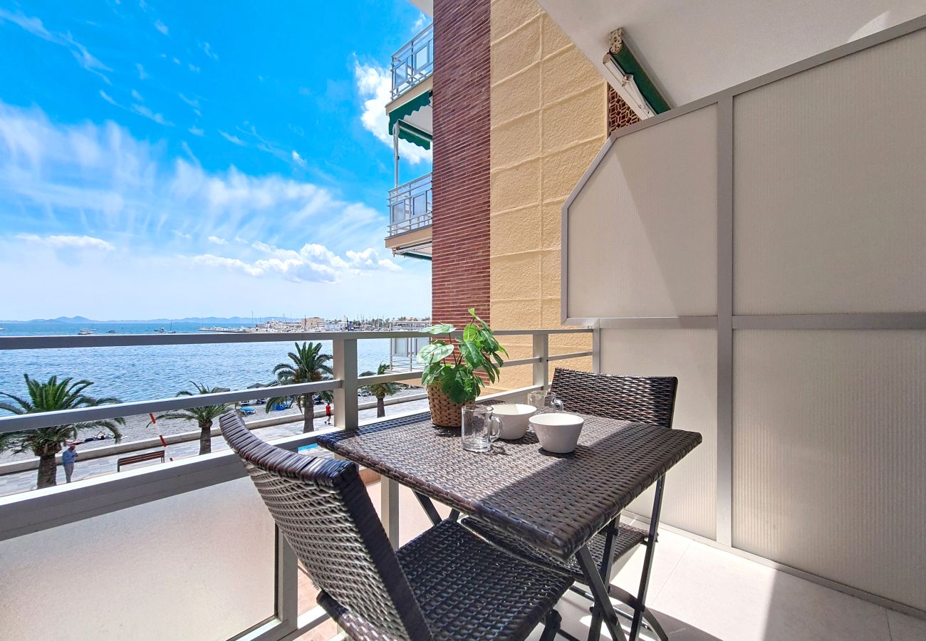 Appartement in San Pedro del Pinatar - Appartement aan zee met balkon en uitzicht op zee