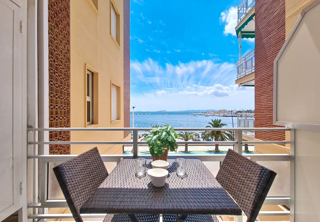 Appartement in San Pedro del Pinatar - Appartement aan zee met balkon en uitzicht op zee