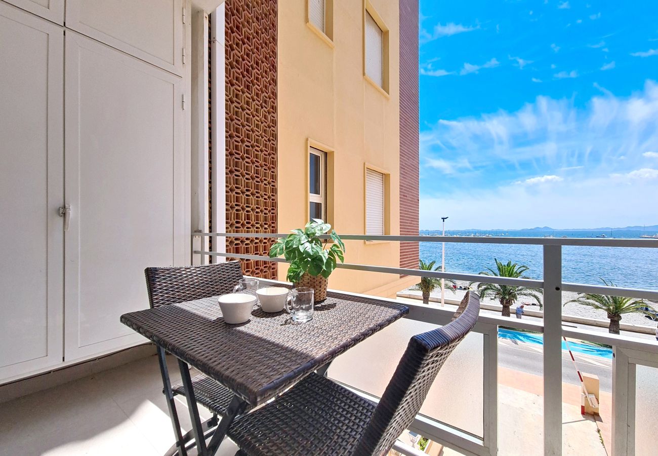 Appartement in San Pedro del Pinatar - Appartement aan zee met balkon en uitzicht op zee