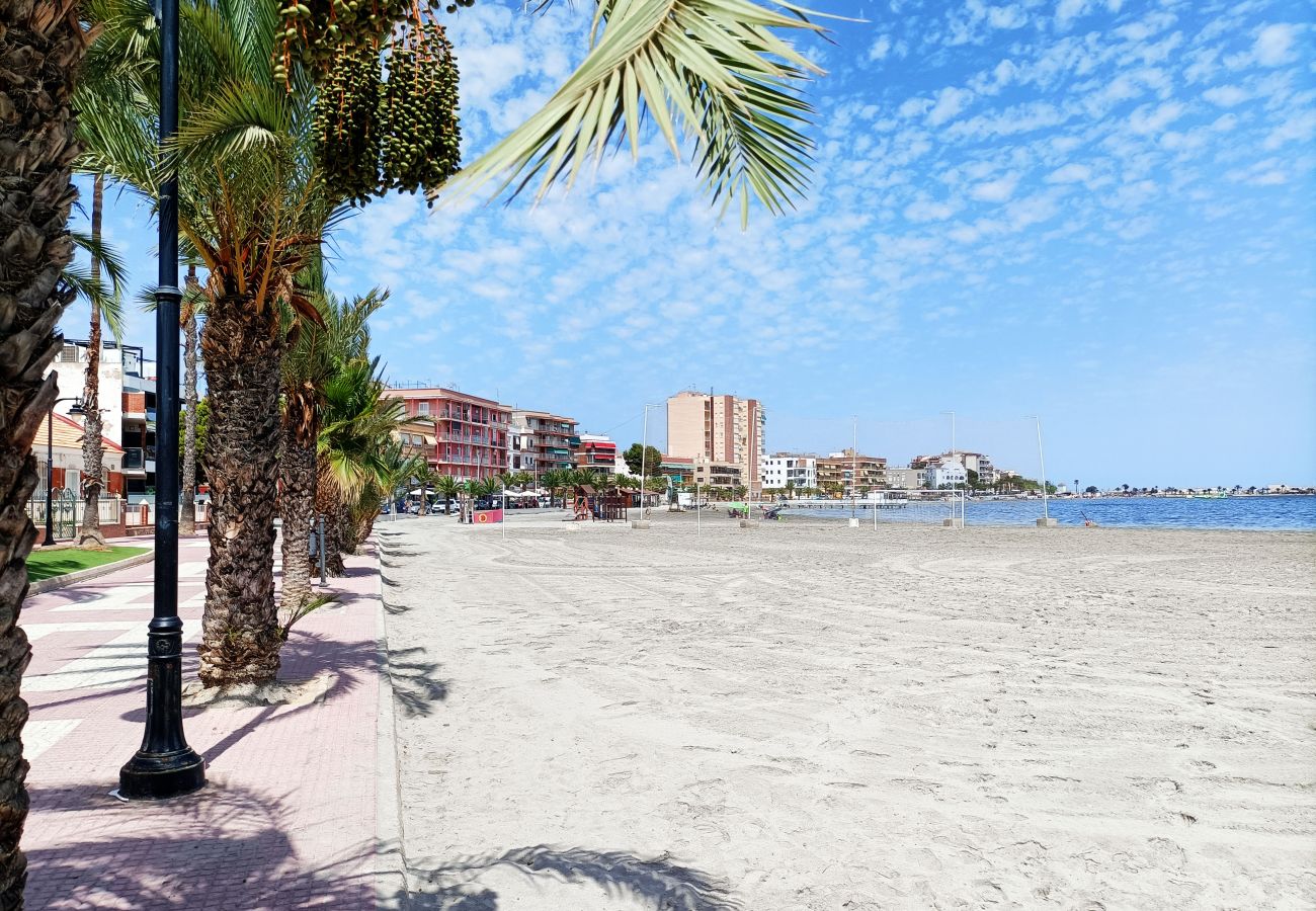 Appartement in San Pedro del Pinatar - Appartement aan zee met balkon en uitzicht op zee