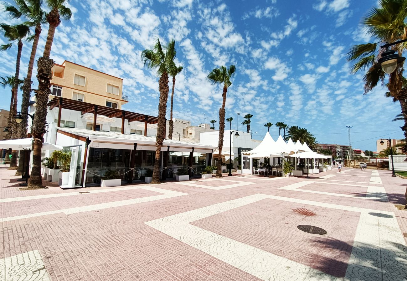 Appartement in San Pedro del Pinatar - Appartement aan zee met balkon en uitzicht op zee