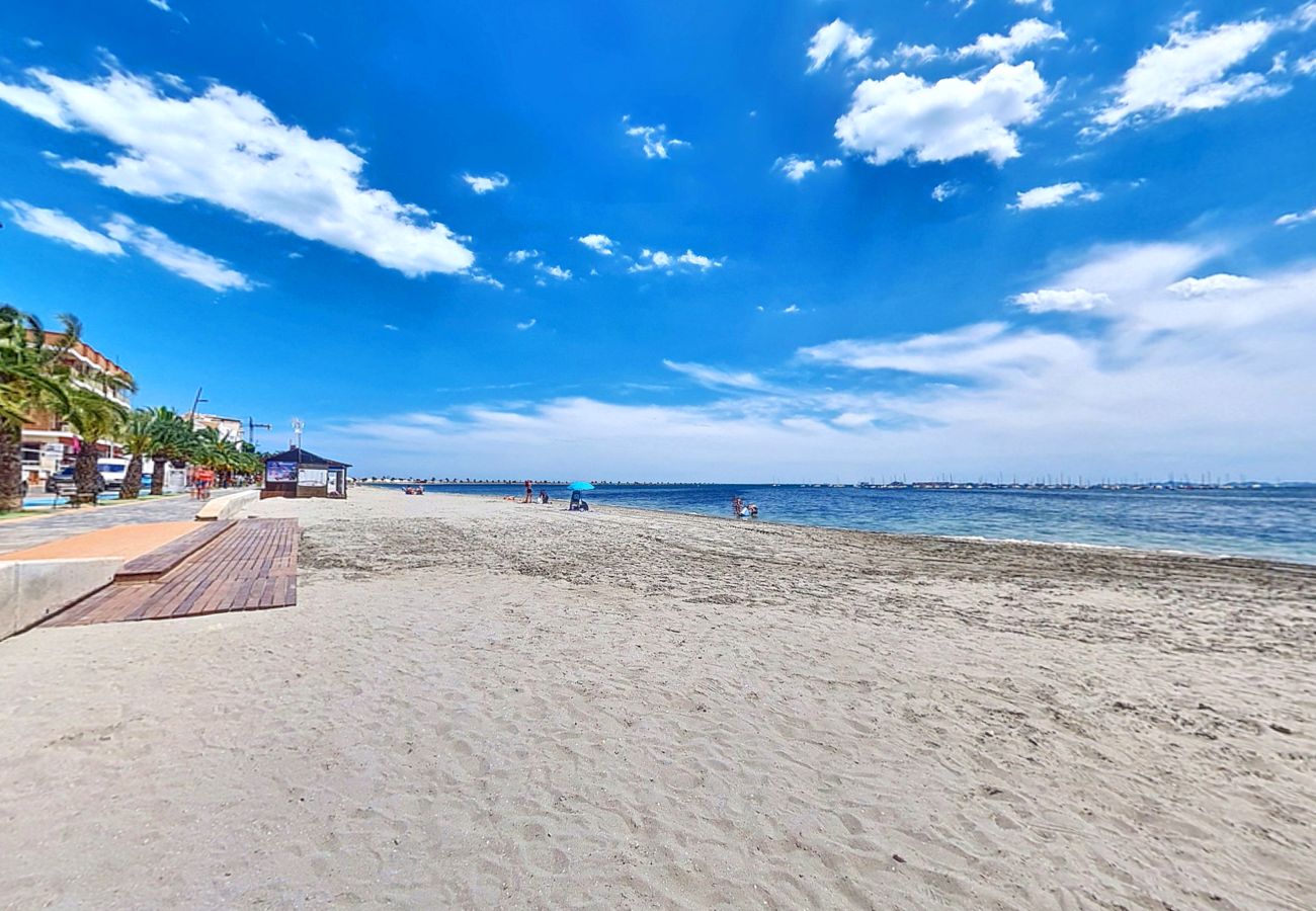 Appartement in San Pedro del Pinatar - Appartement aan zee met balkon en uitzicht op zee