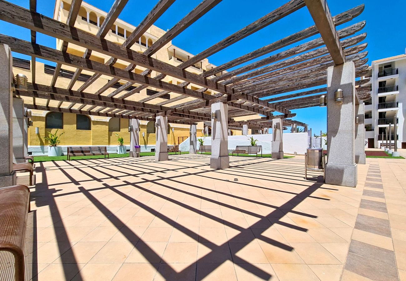 Appartement in Los Alcazares - Stijlvol Appartement met Balkon en Uitzicht op het Zwembad