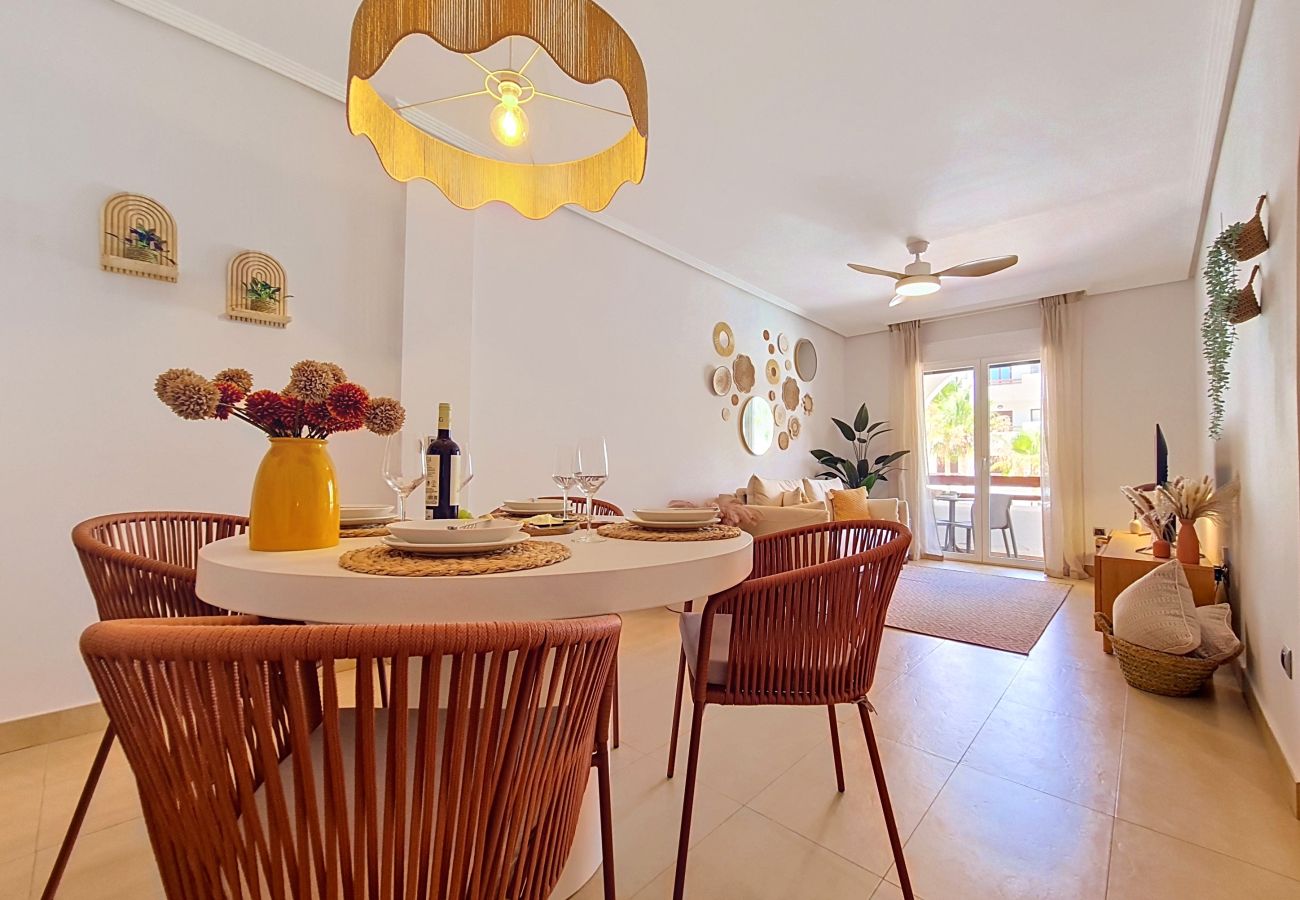 Appartement in Los Alcazares - Stijlvol Appartement met Balkon en Uitzicht op het Zwembad