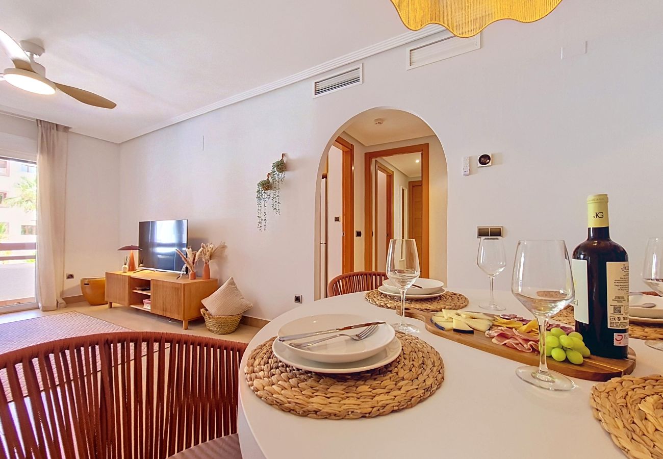 Appartement in Los Alcazares - Stijlvol Appartement met Balkon en Uitzicht op het Zwembad