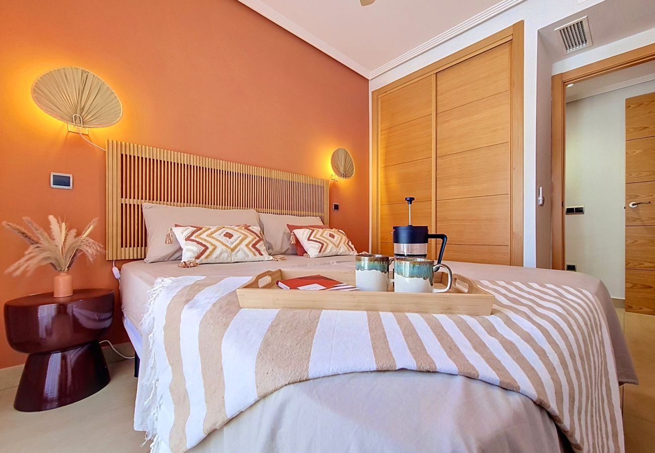 Appartement in Los Alcazares - Stijlvol Appartement met Balkon en Uitzicht op het Zwembad