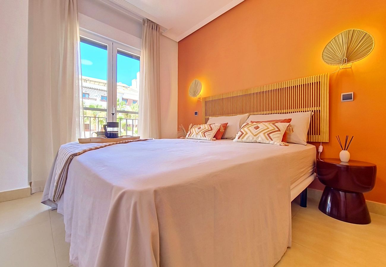 Appartement in Los Alcazares - Stijlvol Appartement met Balkon en Uitzicht op het Zwembad