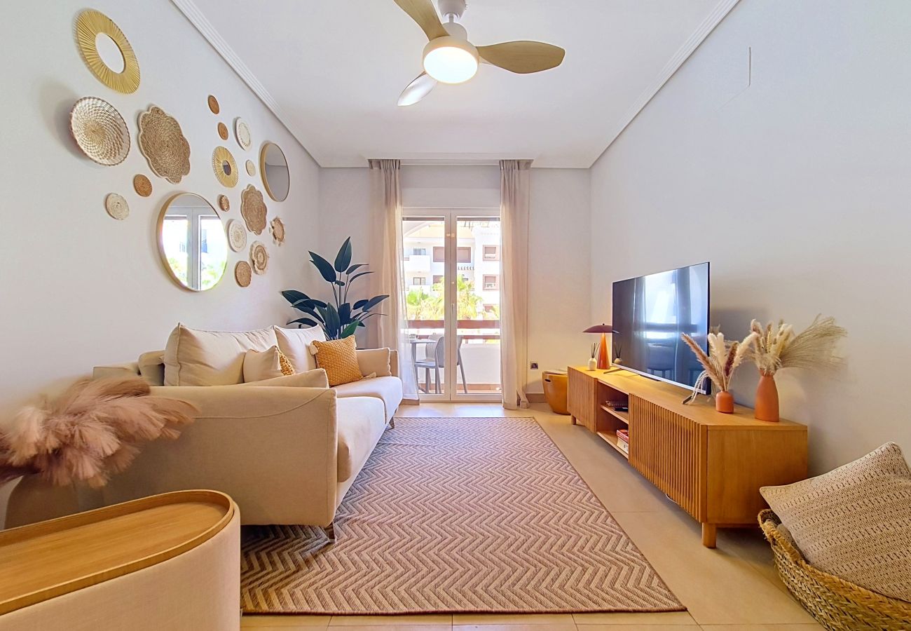 Appartement in Los Alcazares - Stijlvol Appartement met Balkon en Uitzicht op het Zwembad