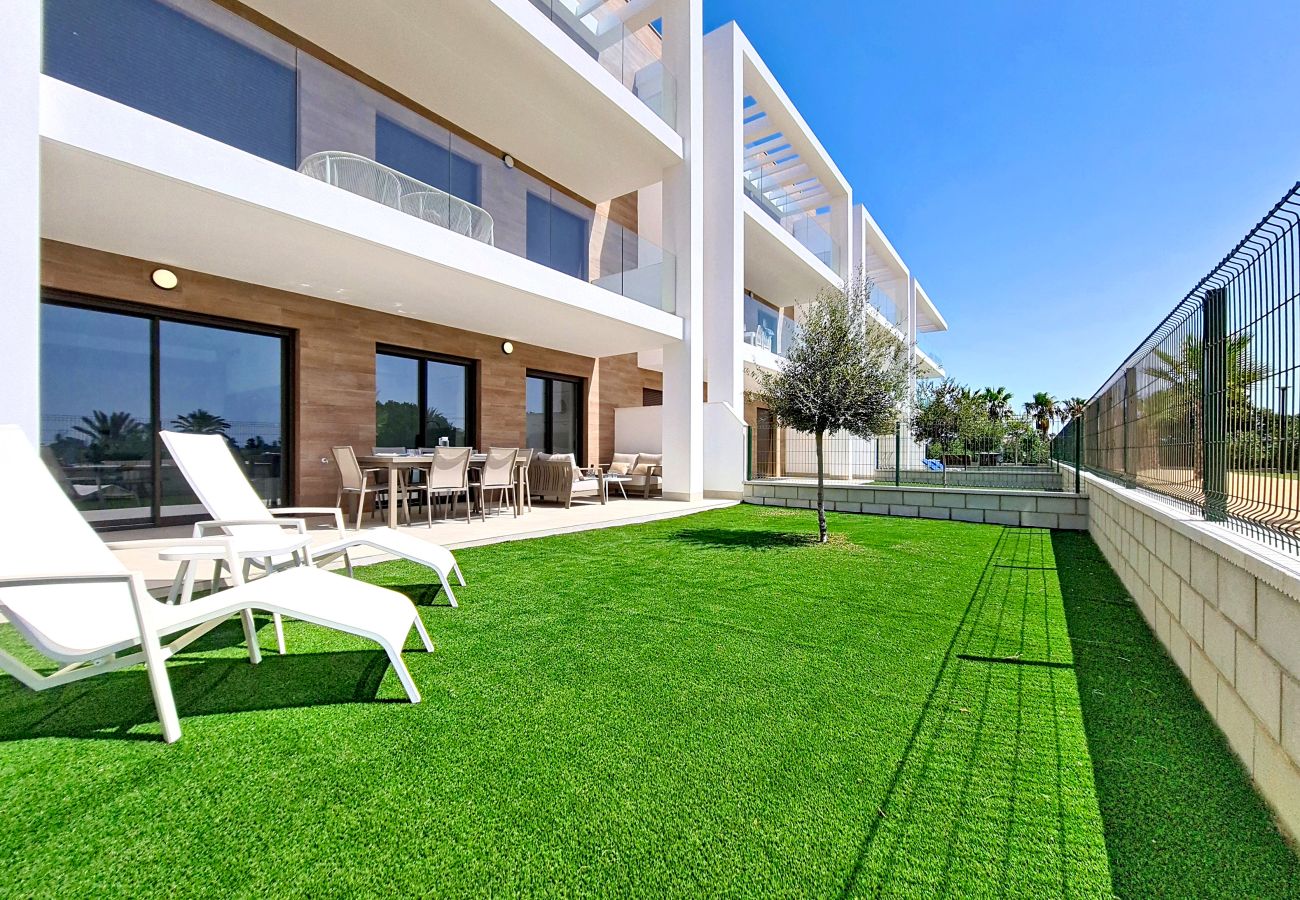 Appartement in Los Alcazares - Begane Grond Apt met Terras & Zwembadzicht