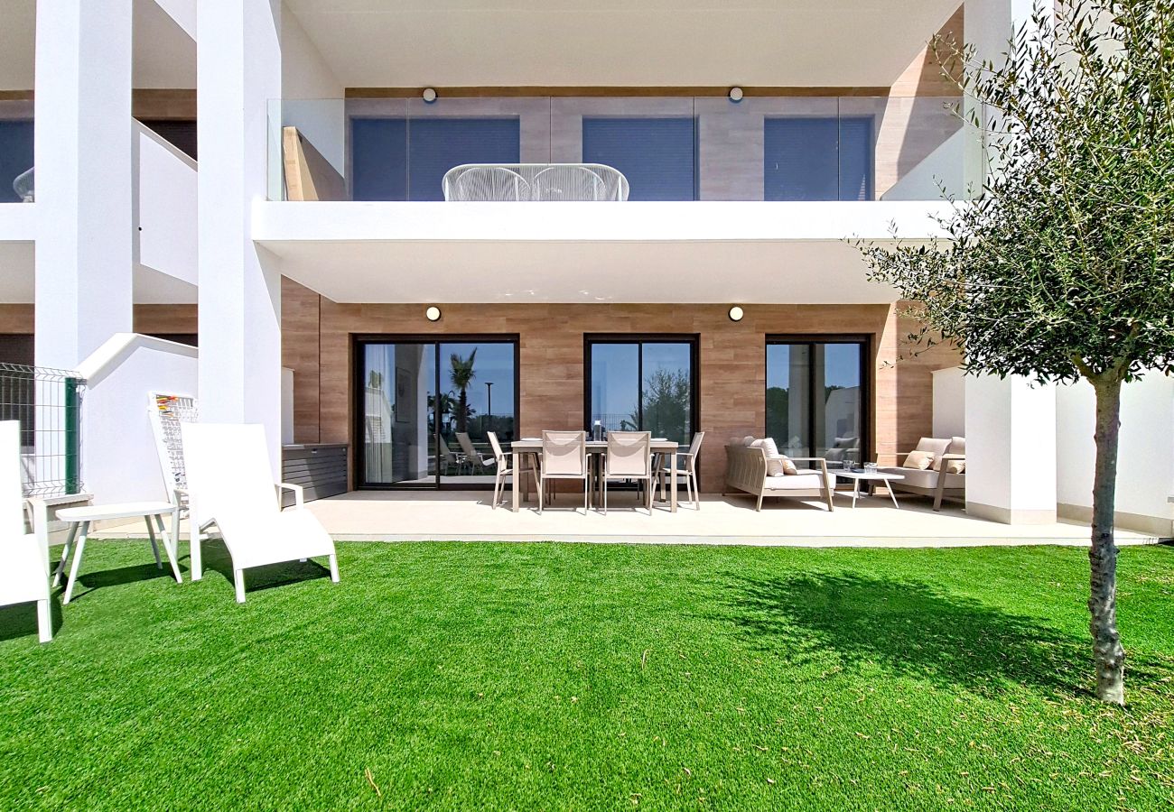 Appartement in Los Alcazares - Begane Grond Apt met Terras & Zwembadzicht