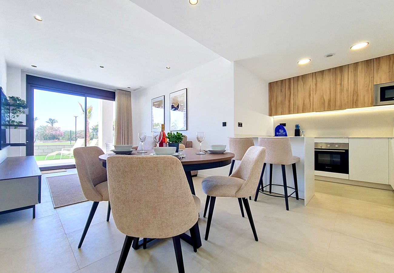 Appartement in Los Alcazares - Begane Grond Apt met Terras & Zwembadzicht