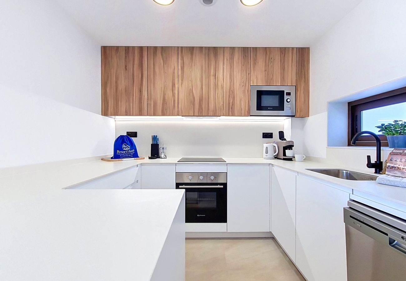 Appartement in Los Alcazares - Begane Grond Apt met Terras & Zwembadzicht
