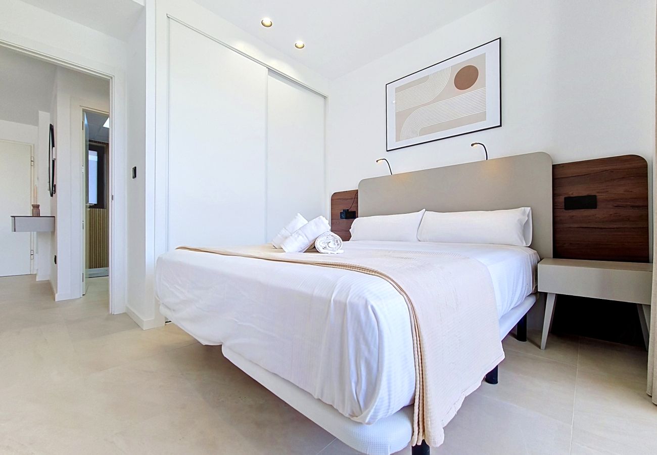 Appartement in Los Alcazares - Begane Grond Apt met Terras & Zwembadzicht