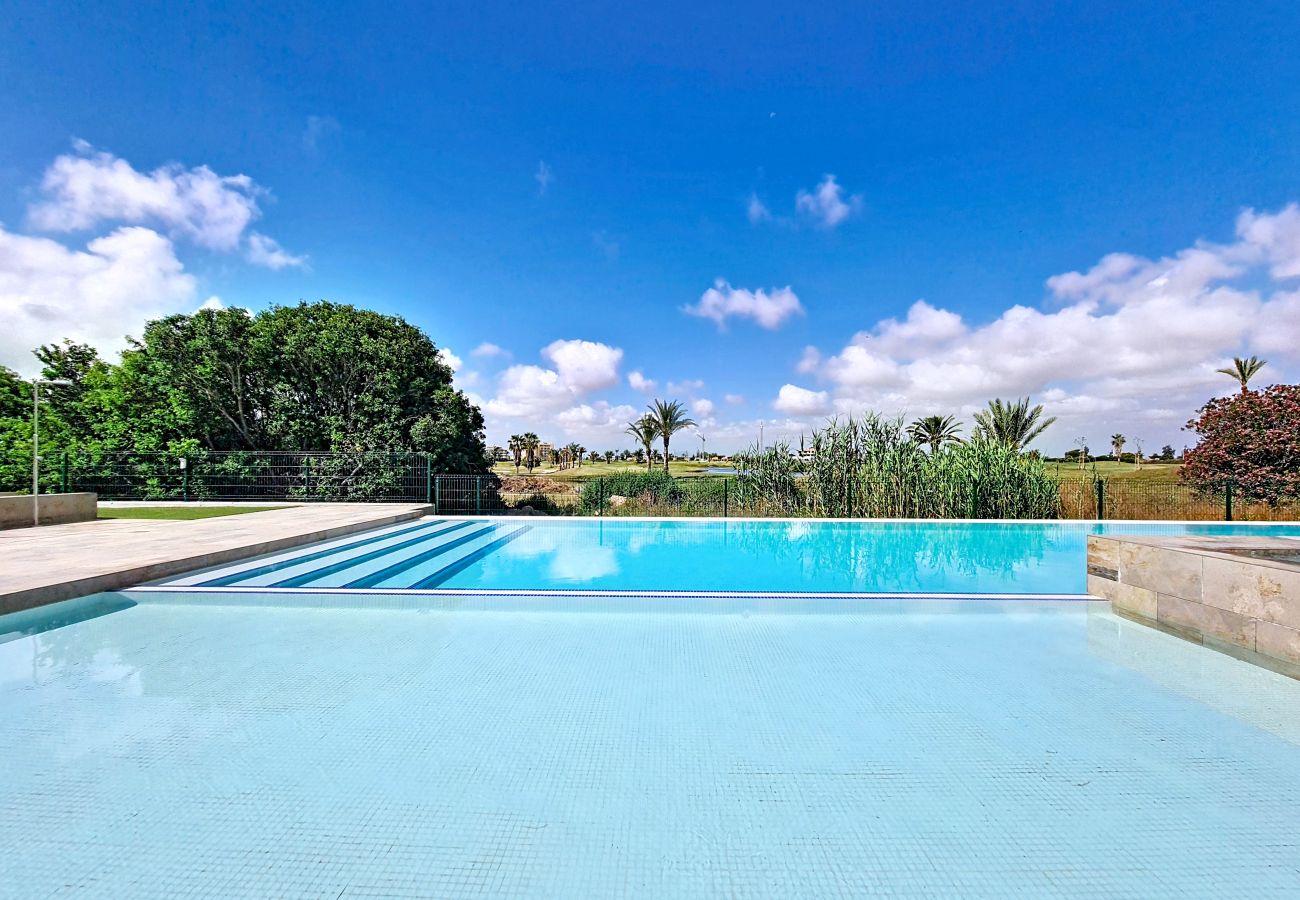 Appartement in Los Alcazares - Begane Grond Apt met Terras & Zwembadzicht